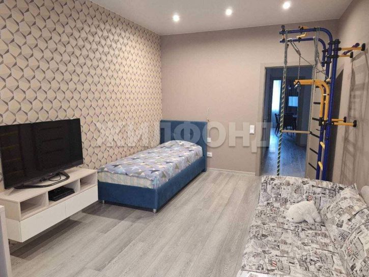 3-комн квартира Авиаторов улица, д.8