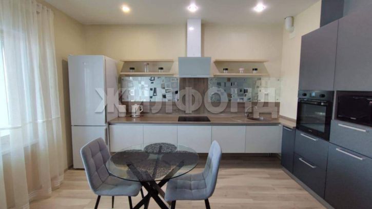 3-комн квартира Авиаторов улица, д.2