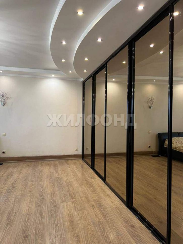 3-комн квартира Стофато улица, д.4