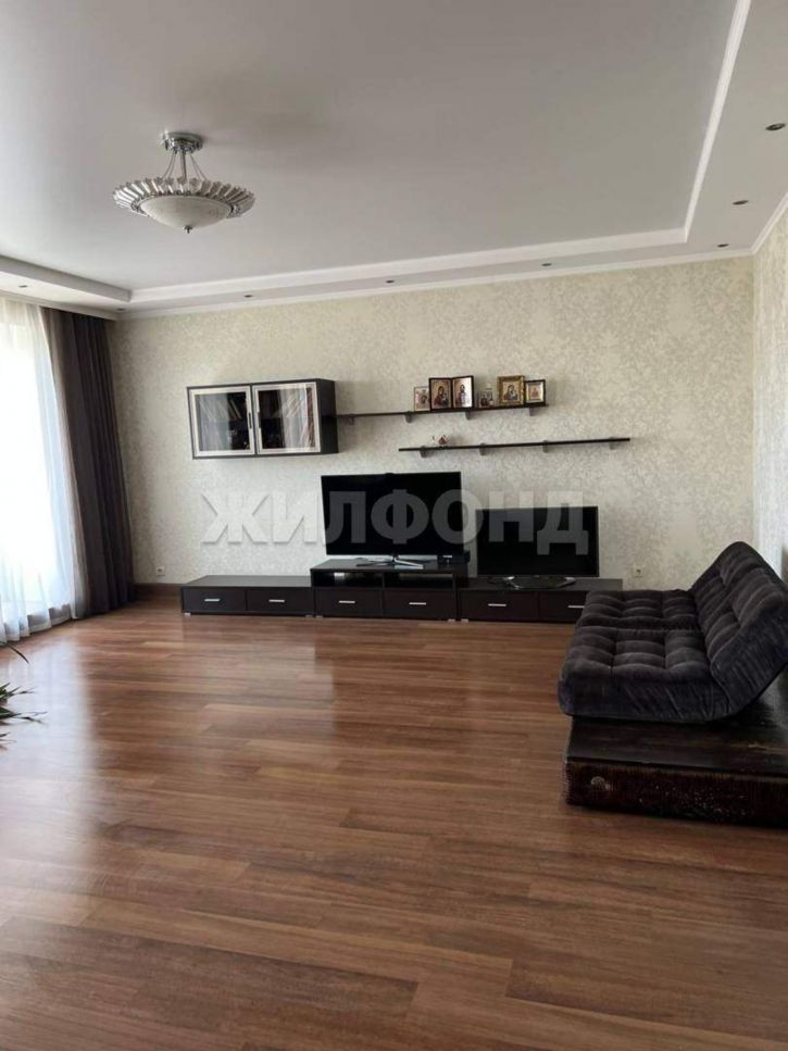 3-комн квартира Стофато улица, д.4