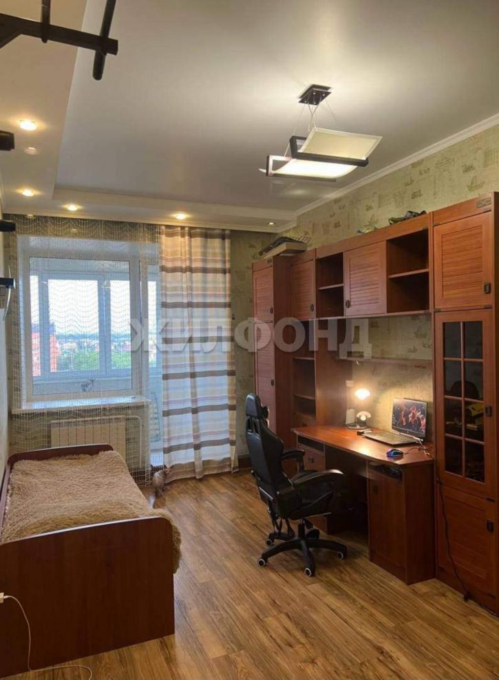 3-комн квартира Стофато улица, д.4