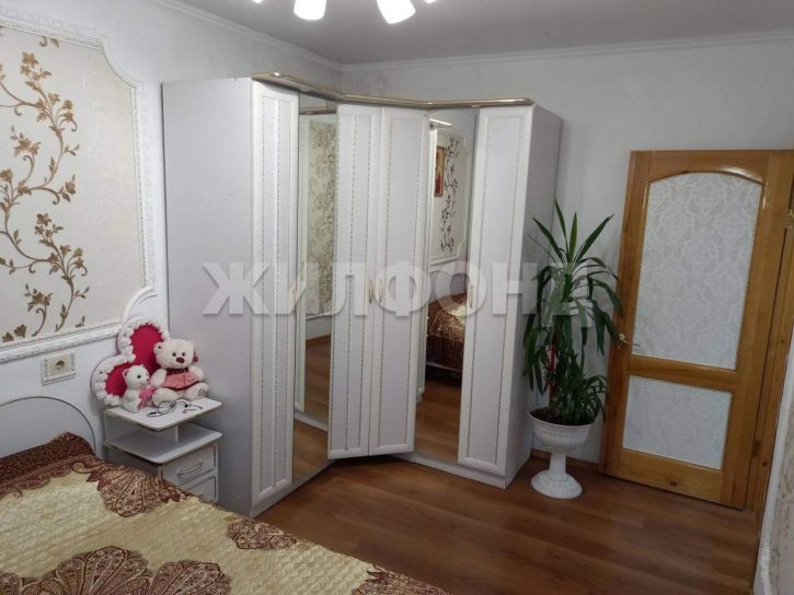 3-комн квартира Пирятинская улица, д.21В