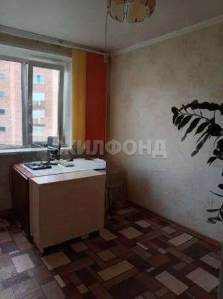 3-комн квартира Крылова улица, д.82