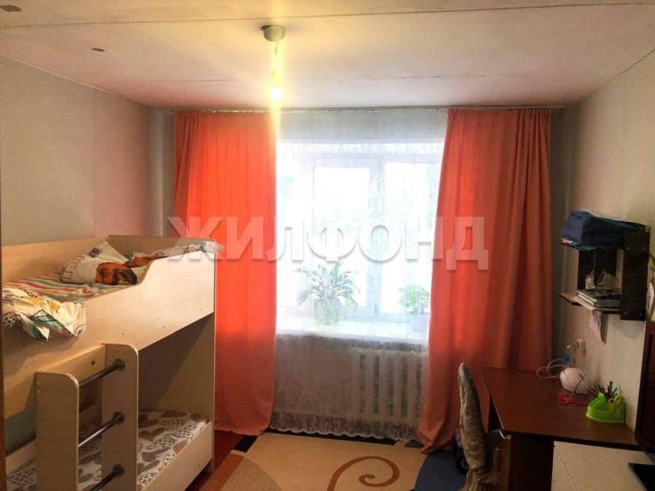 4-комн квартира Пирятинская улица, д.22