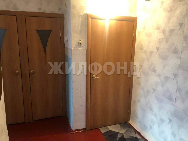 4-комн квартира Пирятинская улица, д.22