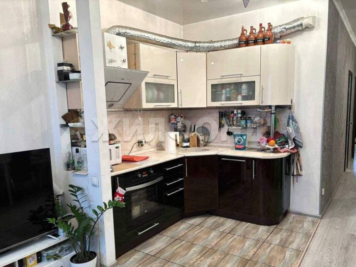 3-комн квартира Крылова улица, д.85