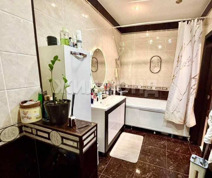 3-комн квартира Крылова улица, д.85