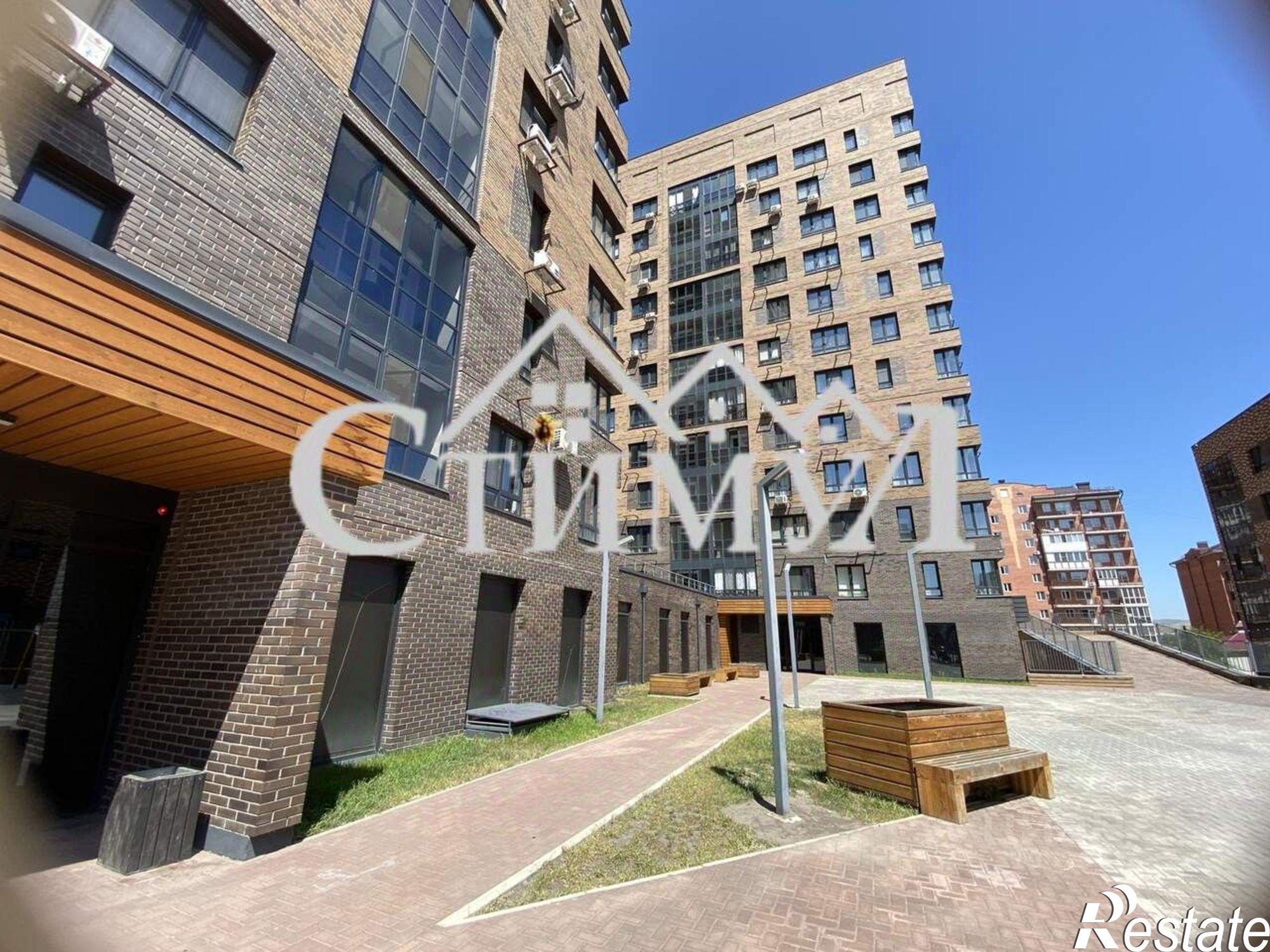 Купить гараж, место в паркинге за 2 792 600 рублей на улица Комарова, 7Б