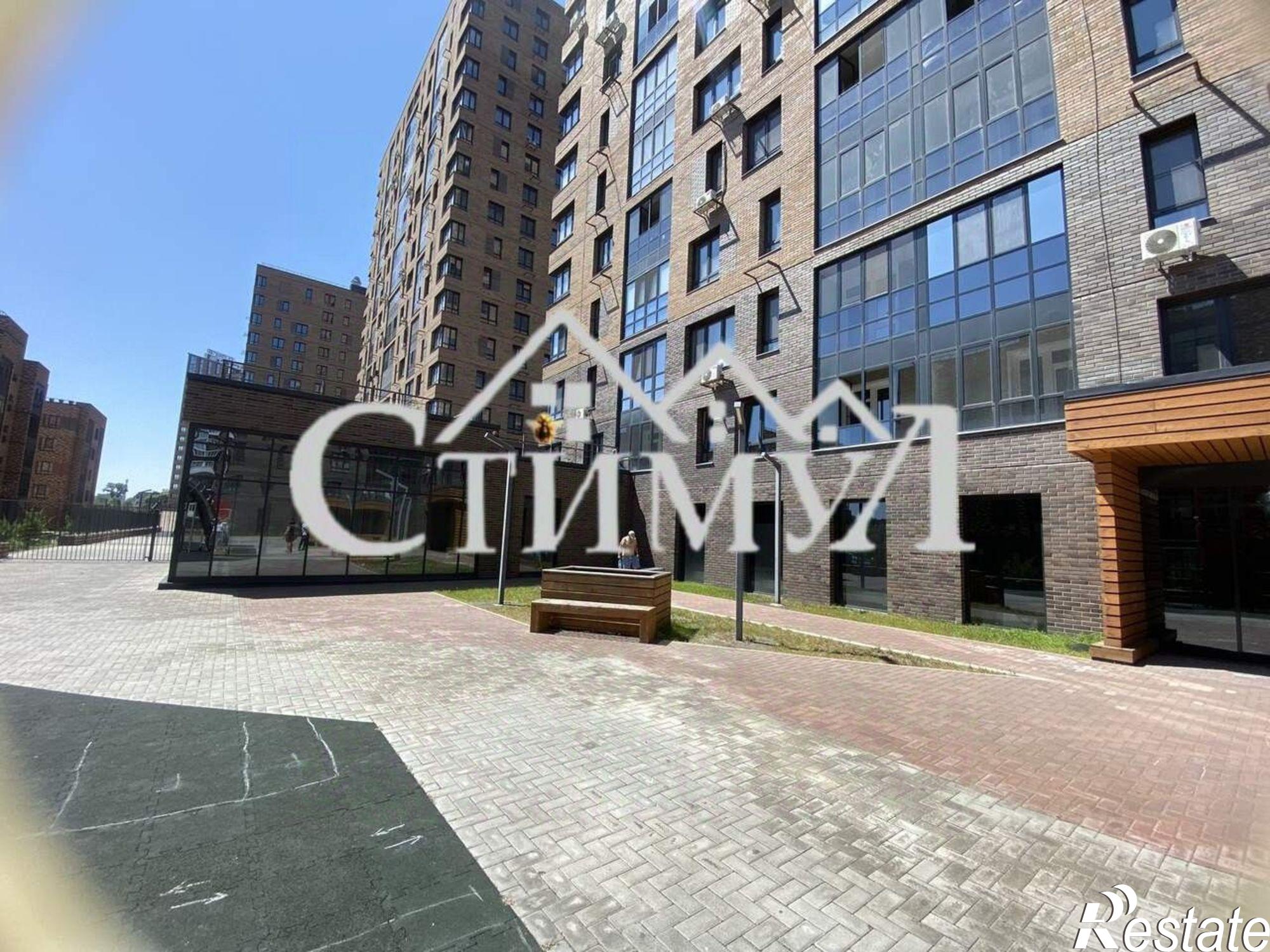 Купить гараж, место в паркинге за 2 792 600 рублей на улица Комарова, 7Б