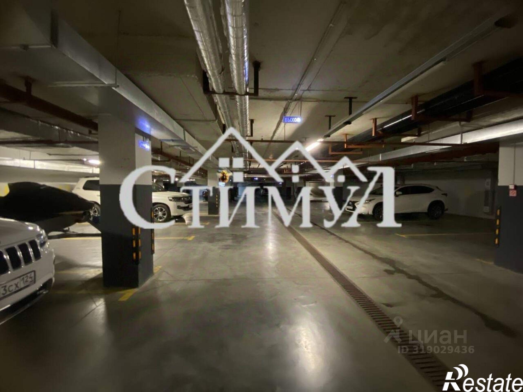 Купить гараж, место в паркинге за 2 792 600 рублей на улица Комарова, 7Б