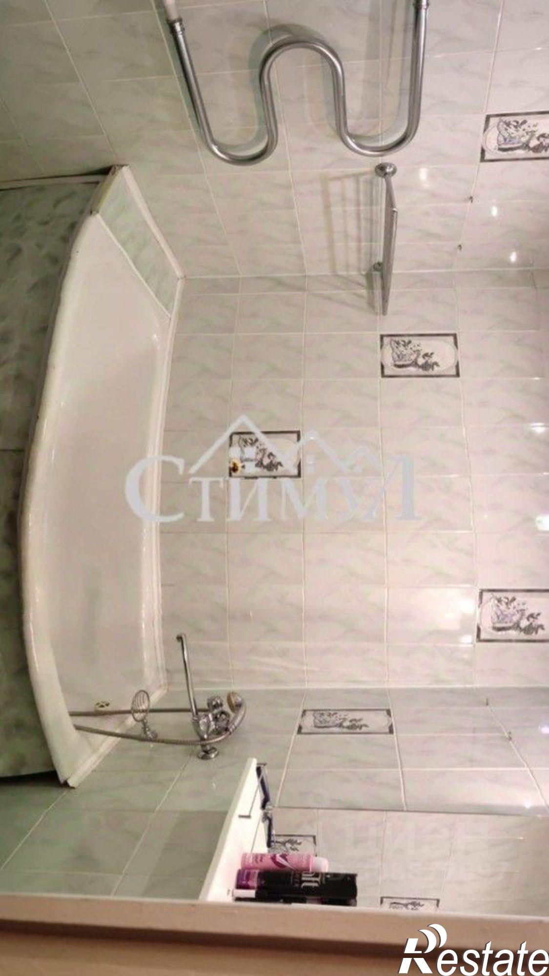 Купить квартиру за 4 950 000 рублей на улица Комарова, 16