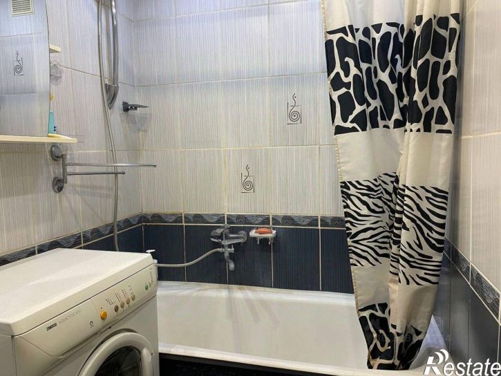 3-комн квартира ул Хакасская, 80,  д. 80