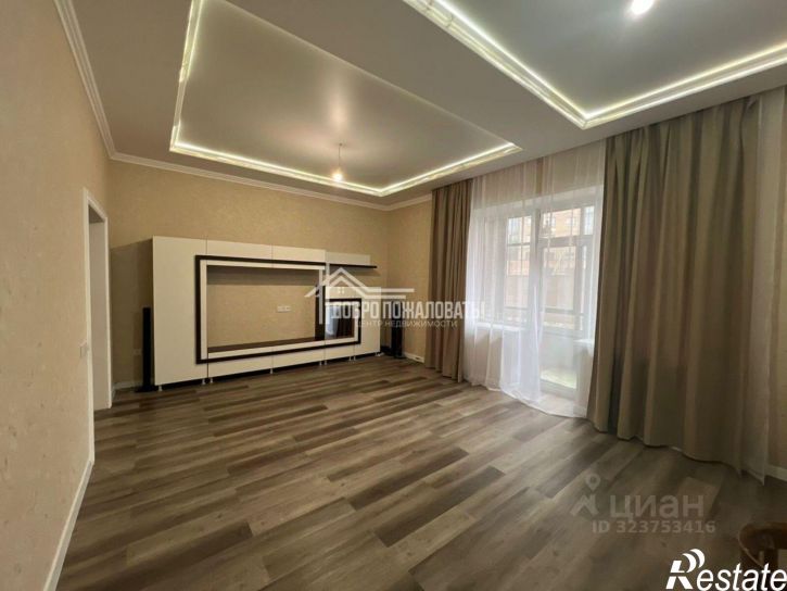 3-комн квартира улица Комарова, 5Б/2,  д. 5Б/2