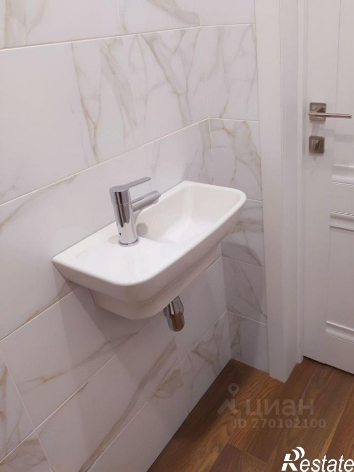 3-комн квартира ул Авиаторов, 8,  д. 8