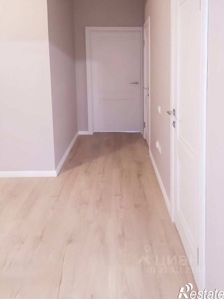 3-комн квартира ул Авиаторов, 8,  д. 8