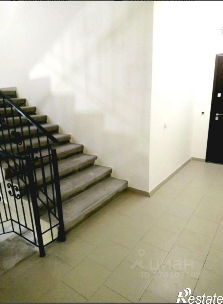 3-комн квартира ул Авиаторов, 8,  д. 8