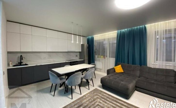 4-комн квартира улица Генерала Тихонова, 2,  д. 2