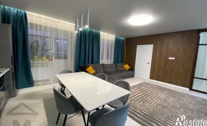 4-комн квартира улица Генерала Тихонова, 2,  д. 2