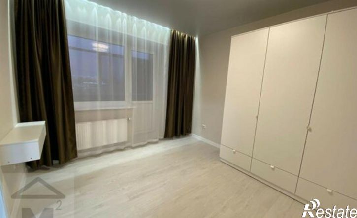 4-комн квартира улица Генерала Тихонова, 2,  д. 2