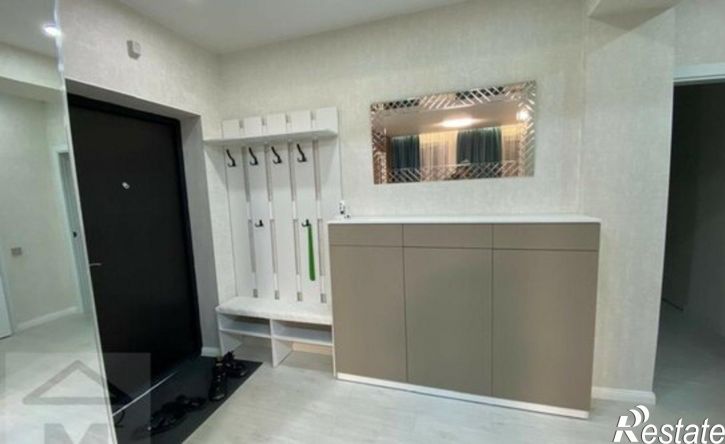 4-комн квартира улица Генерала Тихонова, 2,  д. 2