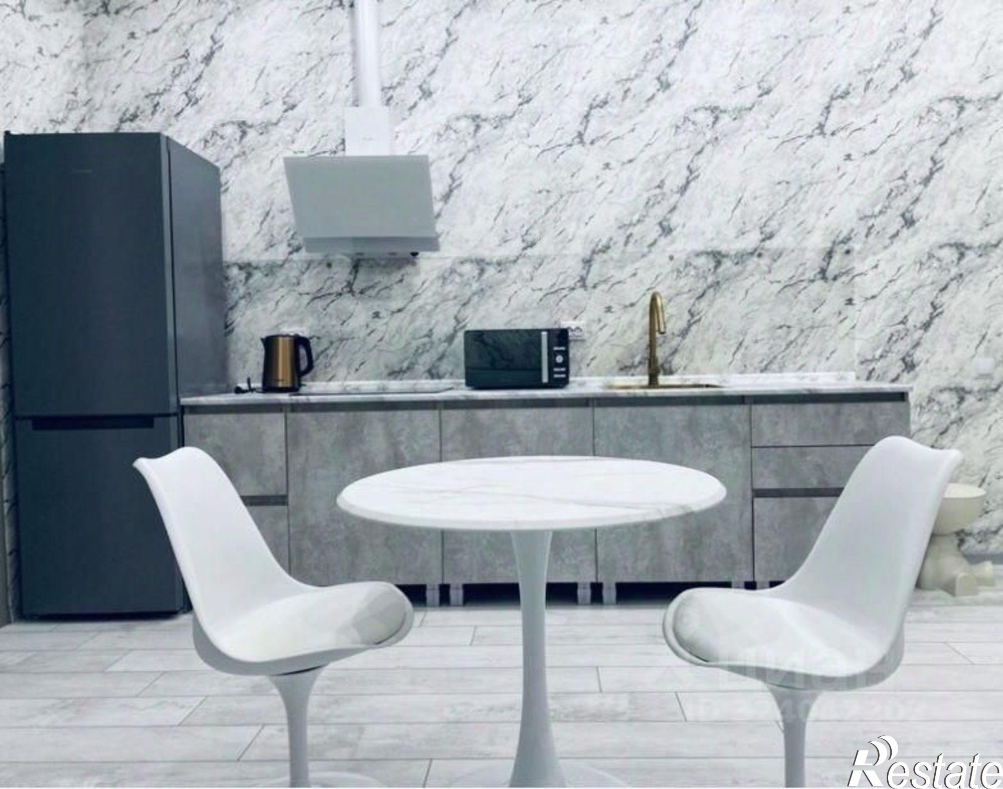 Сдать квартиру за 44 000 рублей на улица Авиаторов, 1Г