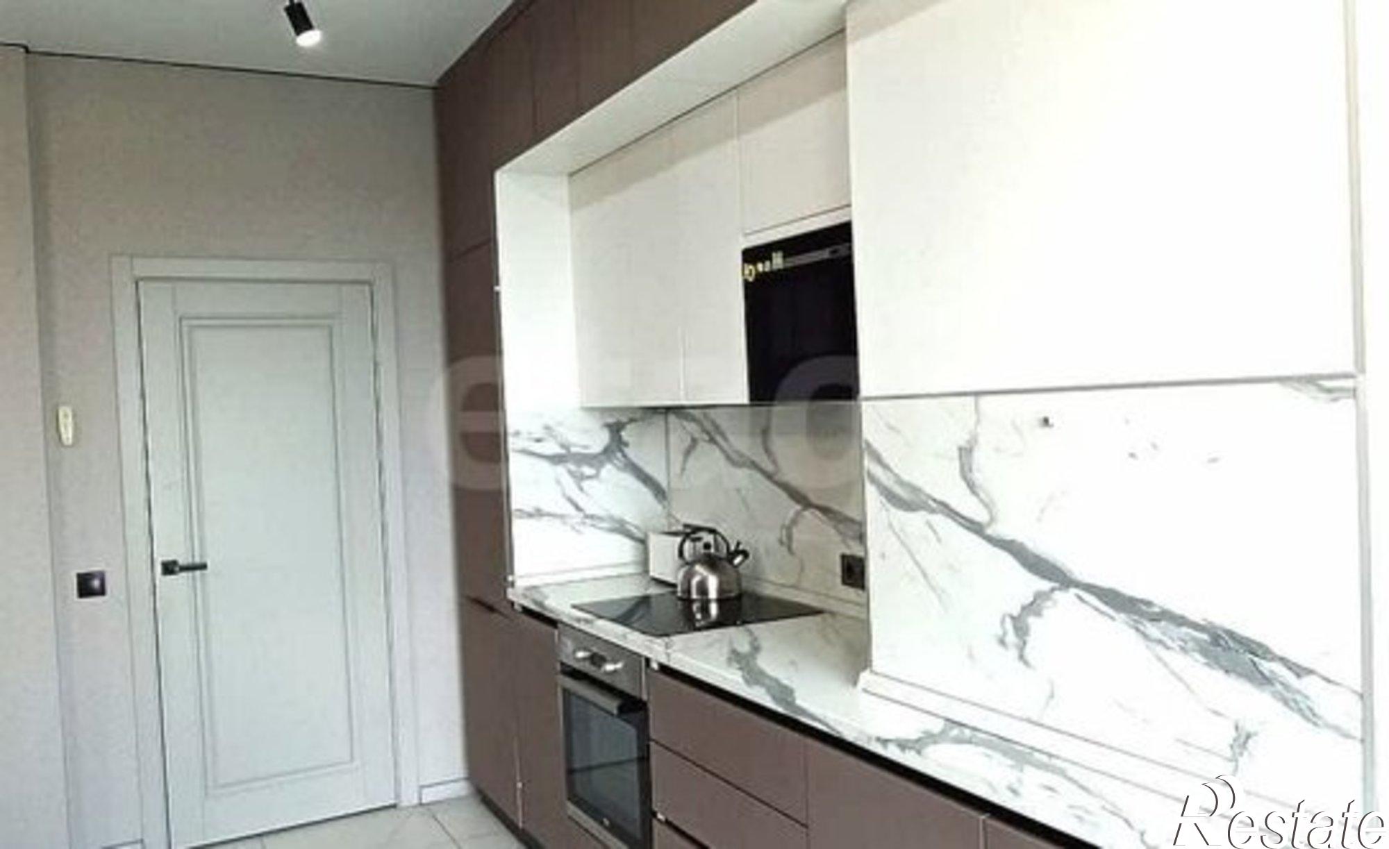 Купить квартиру за 13 500 000 рублей на улица Комарова, 7