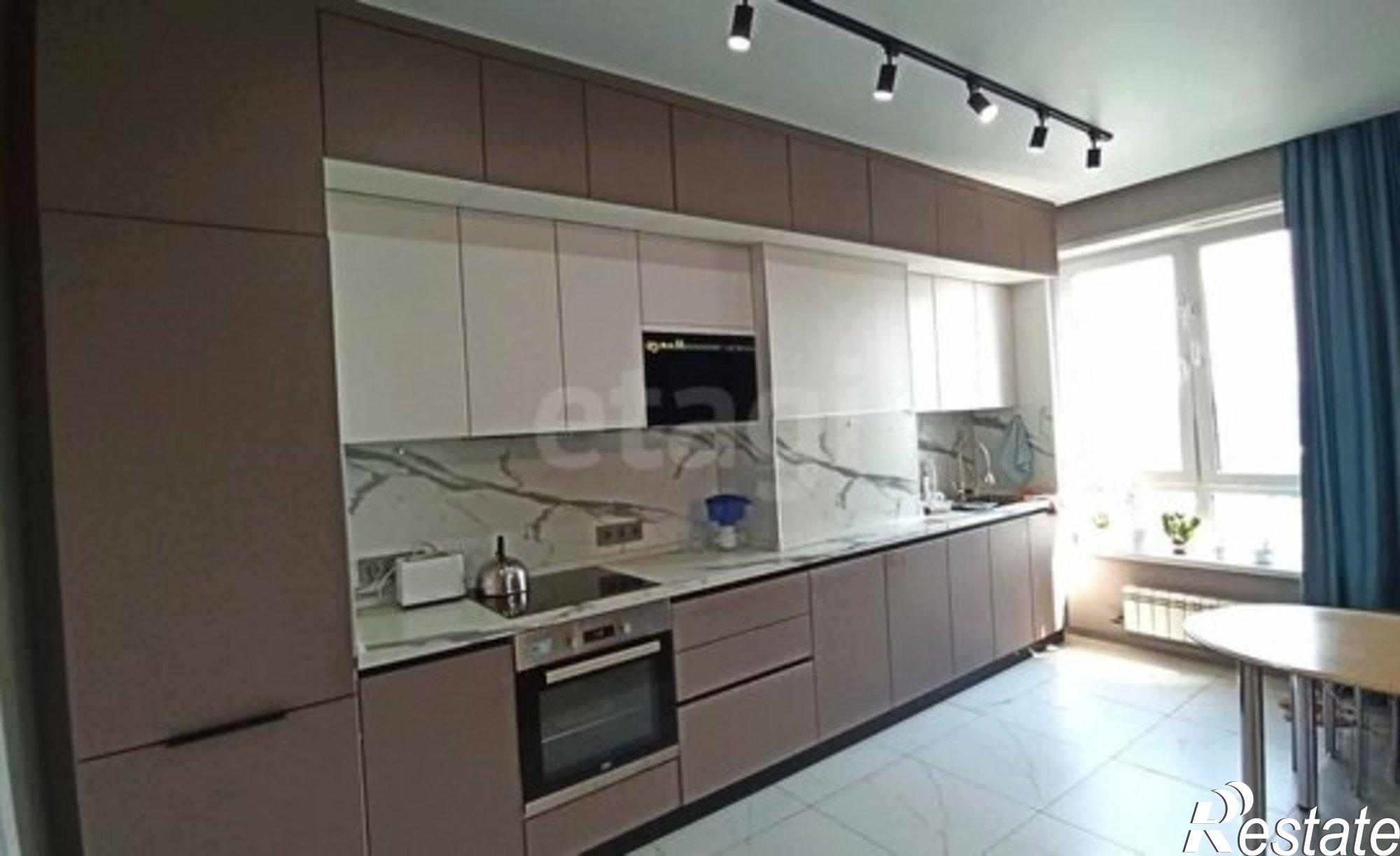 Купить квартиру за 13 500 000 рублей на улица Комарова, 7