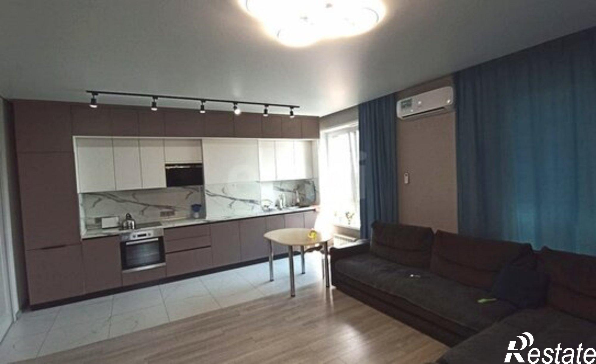 Купить квартиру за 13 500 000 рублей на улица Комарова, 7