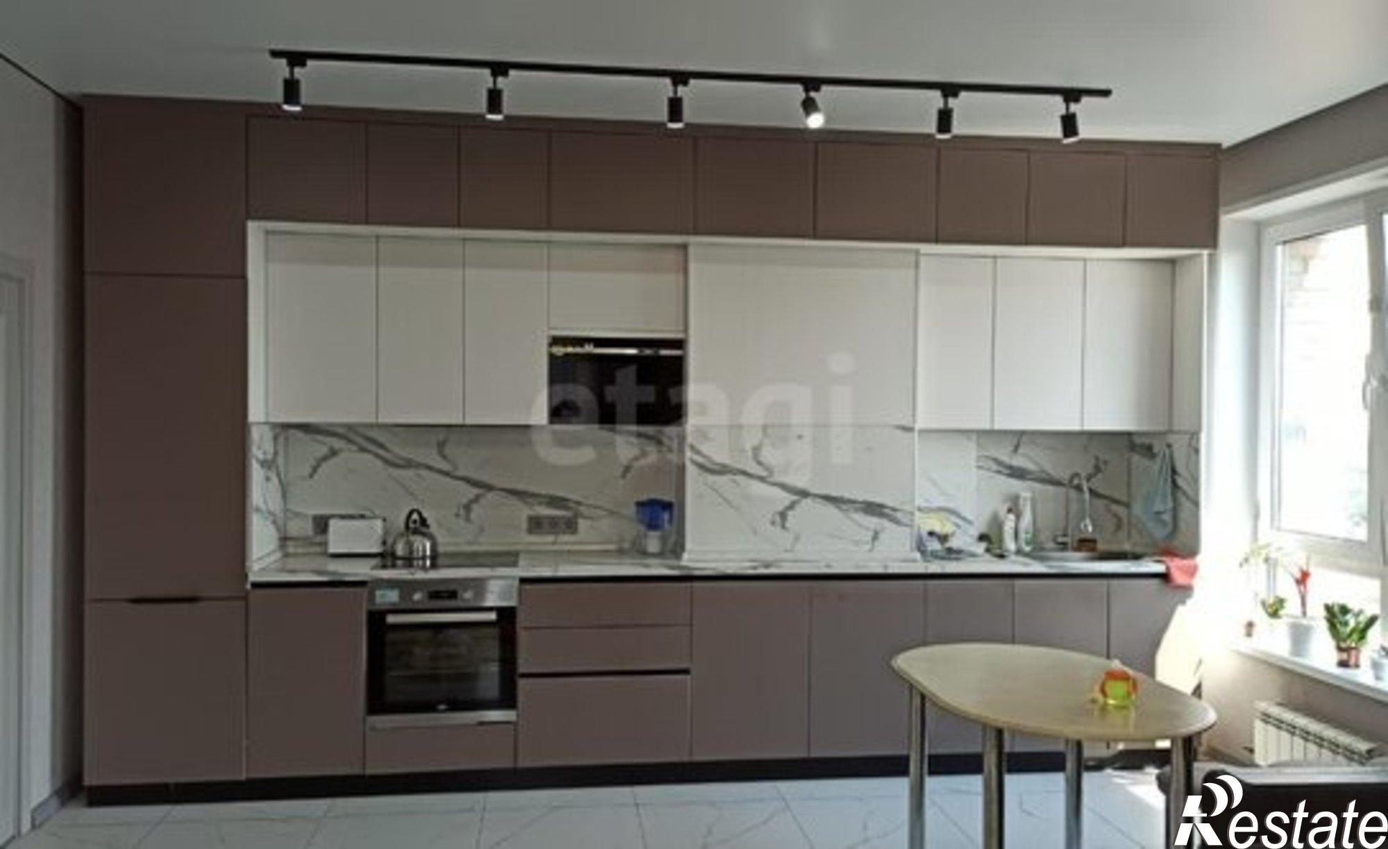 Купить квартиру за 13 500 000 рублей на улица Комарова, 7