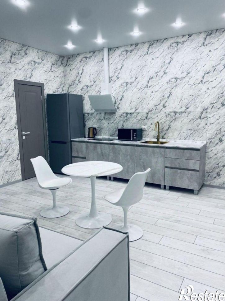 2-комн квартира улица Авиаторов, 1Г,  д. 1Г