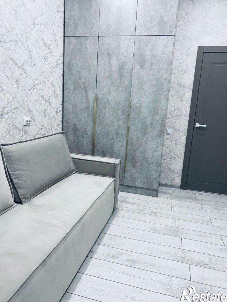 2-комн квартира улица Авиаторов, 1Г,  д. 1Г