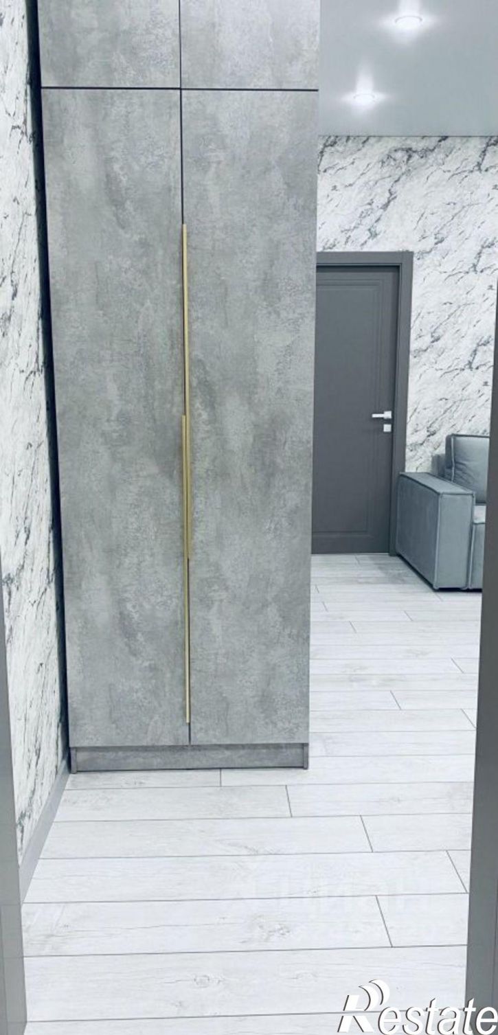 2-комн квартира улица Авиаторов, 1Г,  д. 1Г