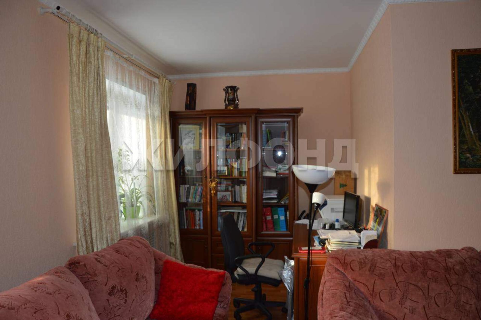 Купить дачу, дом, коттедж за 15 000 000 рублей на Белоярская улица