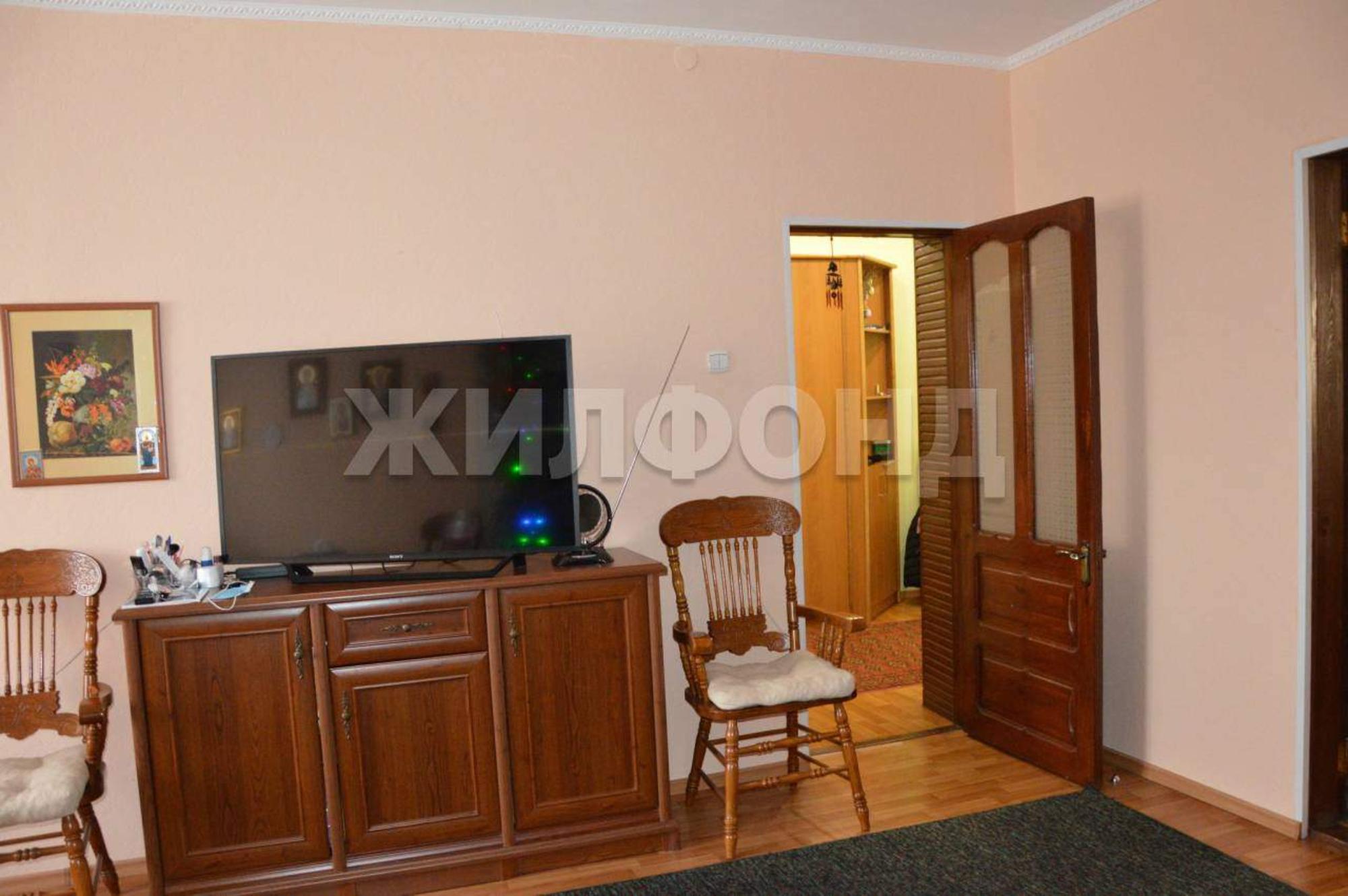 Купить дачу, дом, коттедж за 15 000 000 рублей на Белоярская улица