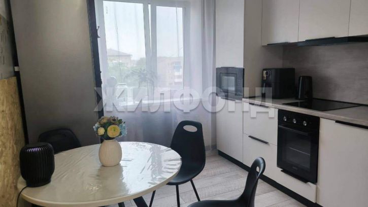 3-комн квартира Пирятинская улица, д.17А