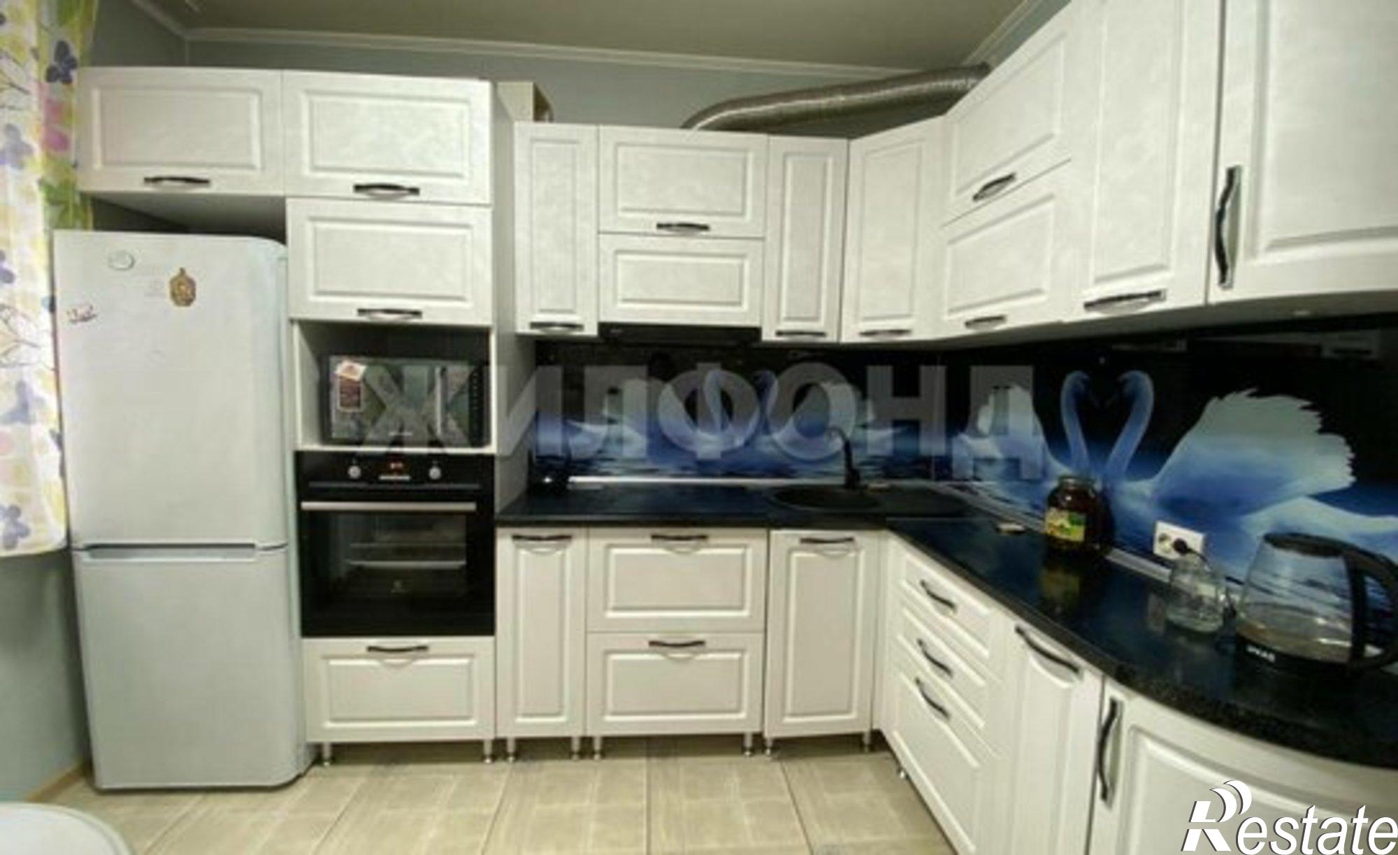 Купить квартиру за 6 100 000 рублей на улица Комарова, 18