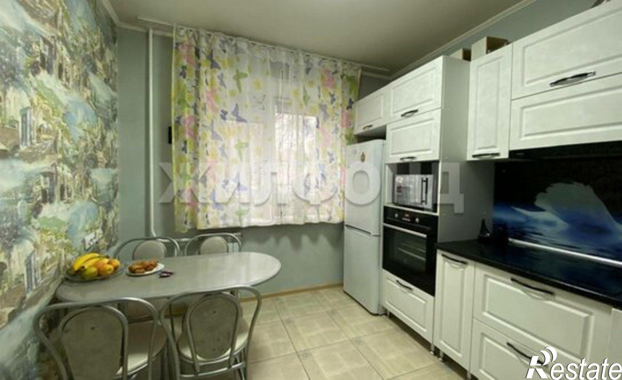 Купить квартиру за 6 100 000 рублей на улица Комарова, 18