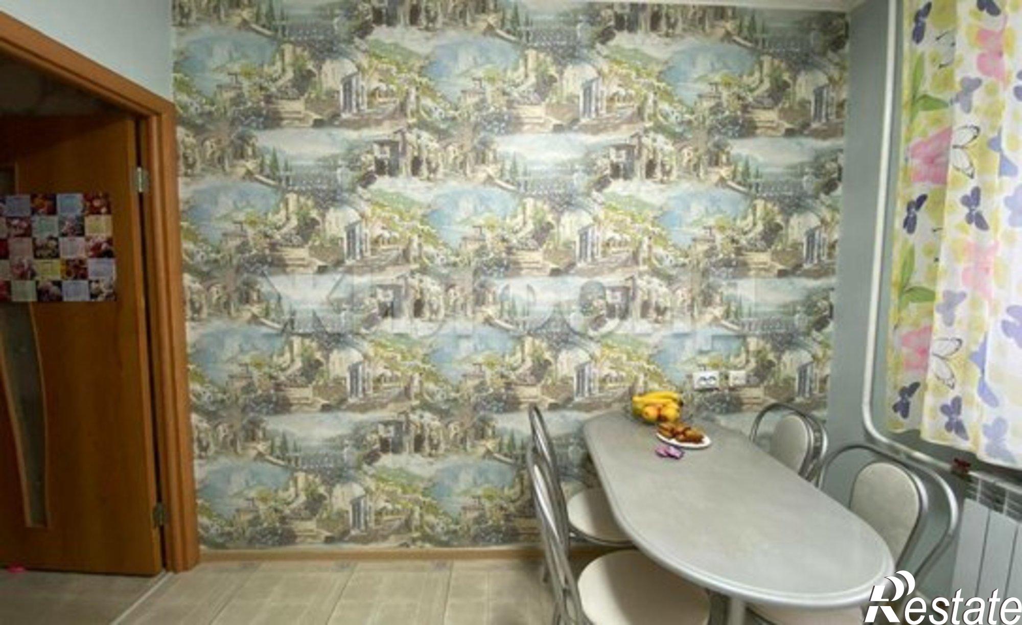 Купить квартиру за 6 100 000 рублей на улица Комарова, 18