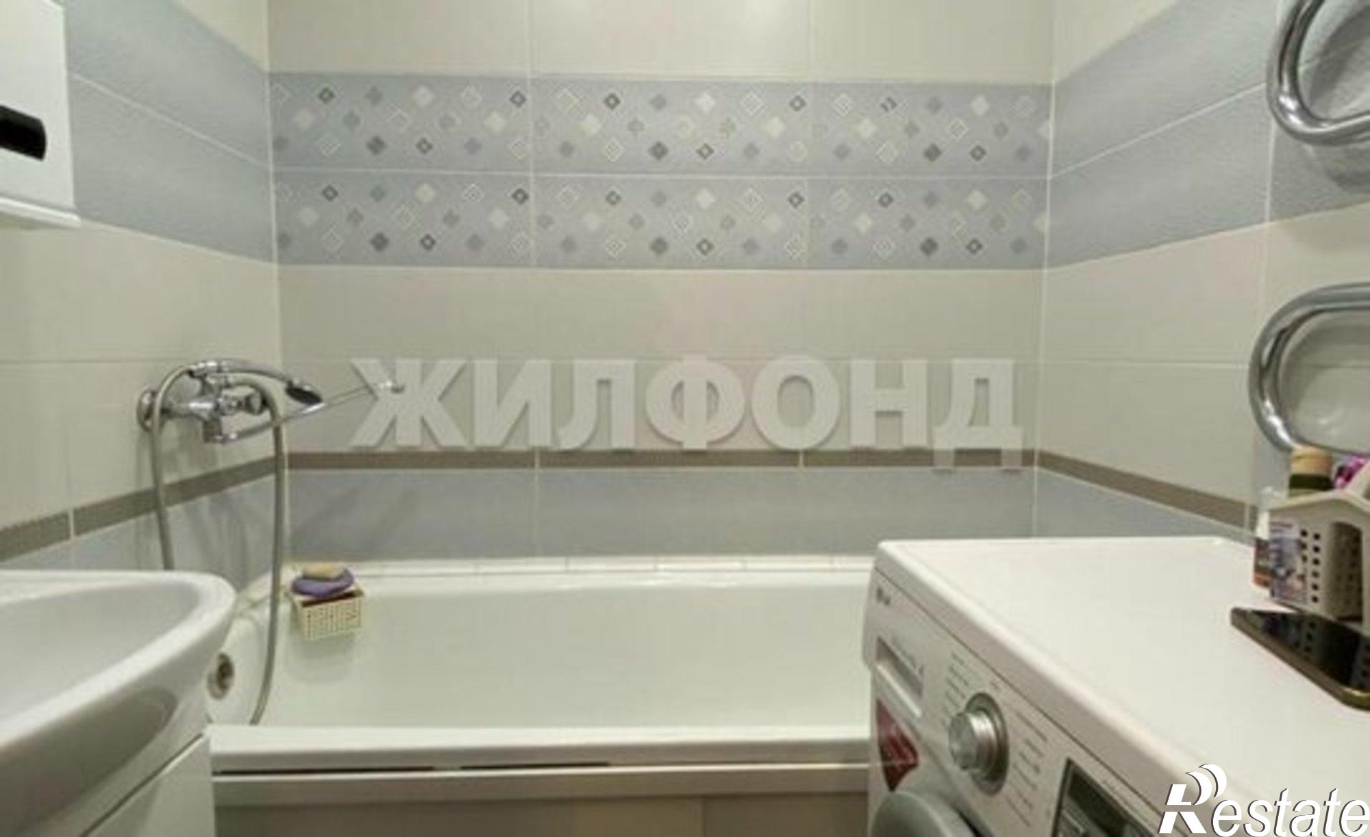 Купить квартиру за 6 100 000 рублей на улица Комарова, 18