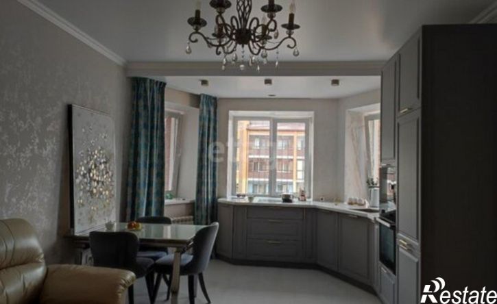 4-комн квартира улица Авиаторов, 8,  д. 8