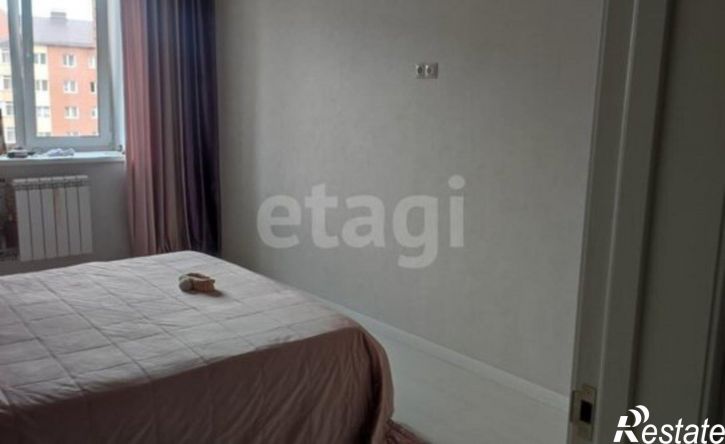 4-комн квартира улица Авиаторов, 8,  д. 8