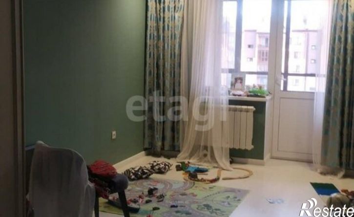 4-комн квартира улица Авиаторов, 8,  д. 8