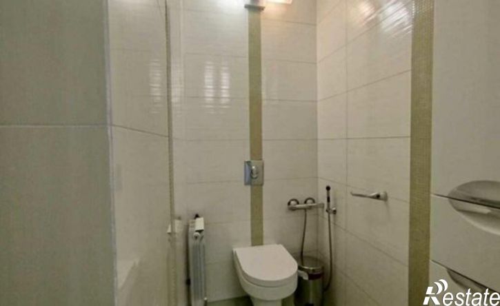 4-комн квартира ул Вяткина, 45,  д. 45