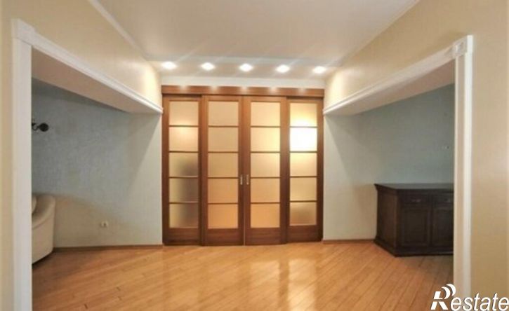 4-комн квартира ул Вяткина, 45,  д. 45