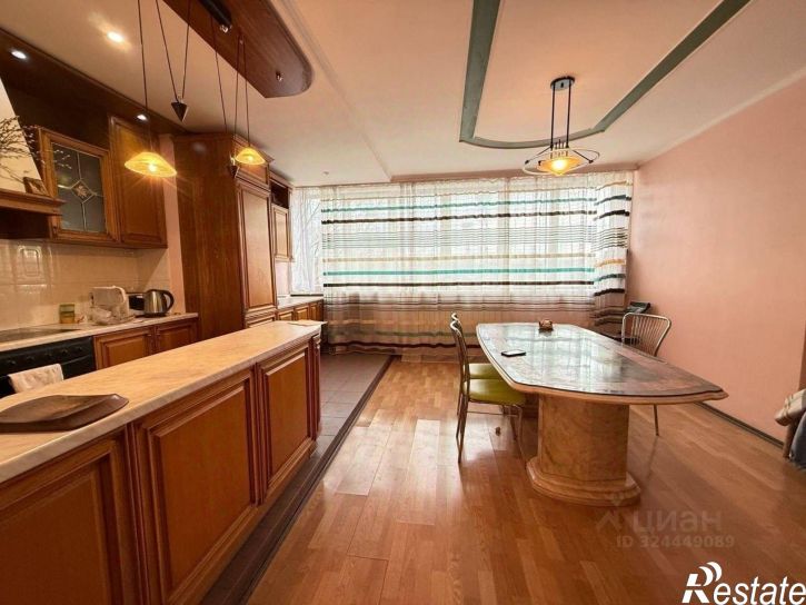 4-комн квартира улица Чехова, 54,  д. 54