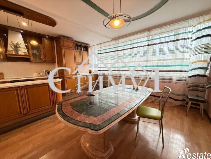 4-комн квартира улица Чехова, 54,  д. 54