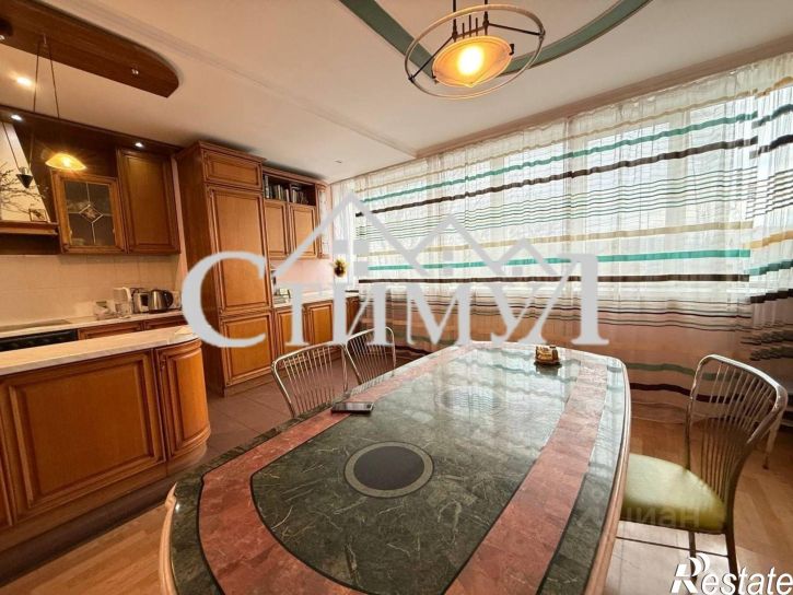 4-комн квартира улица Чехова, 54,  д. 54