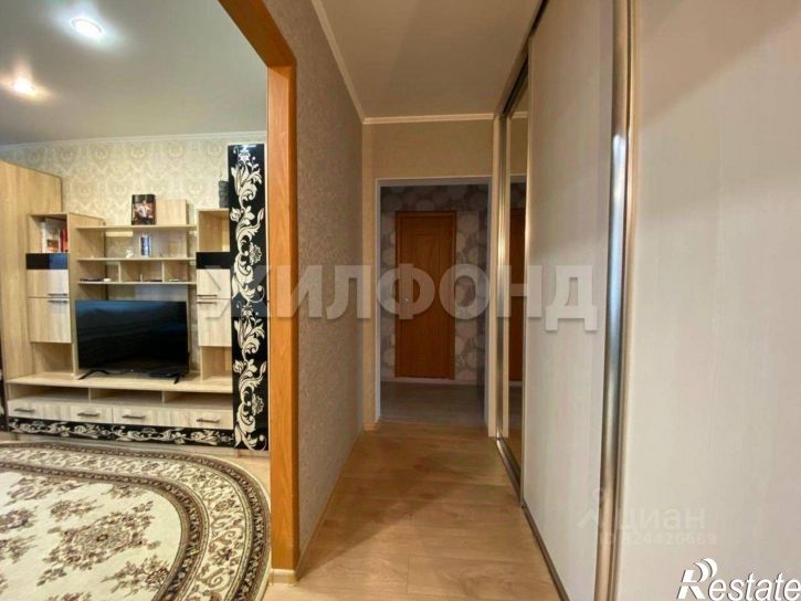 3-комн квартира улица Комарова, 18,  д. 18