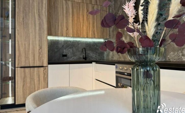 2-комн квартира ул Авиаторов, 2,  д. 2