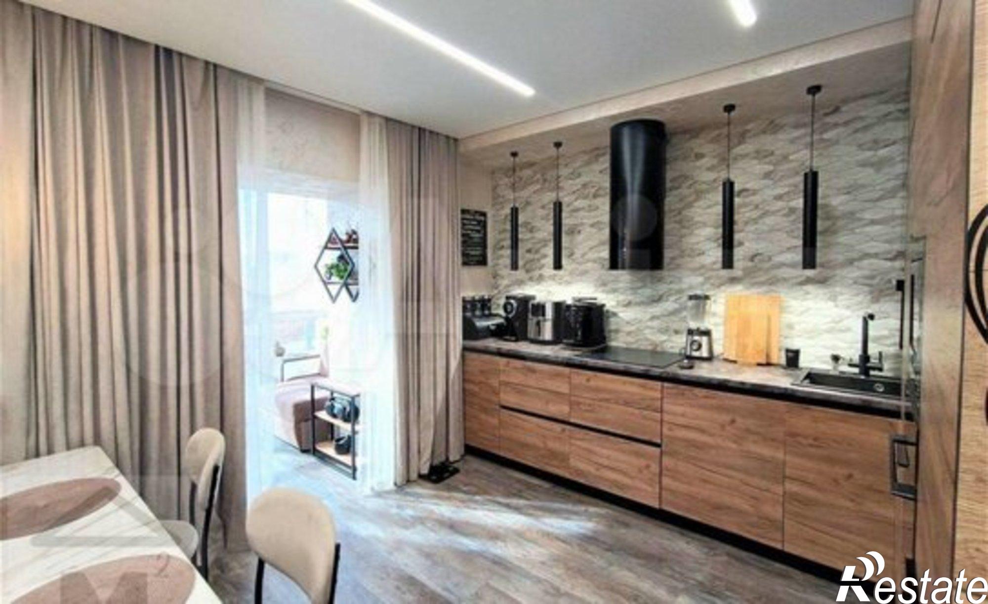 Купить квартиру за 15 000 000 рублей на ул Арбан, 4